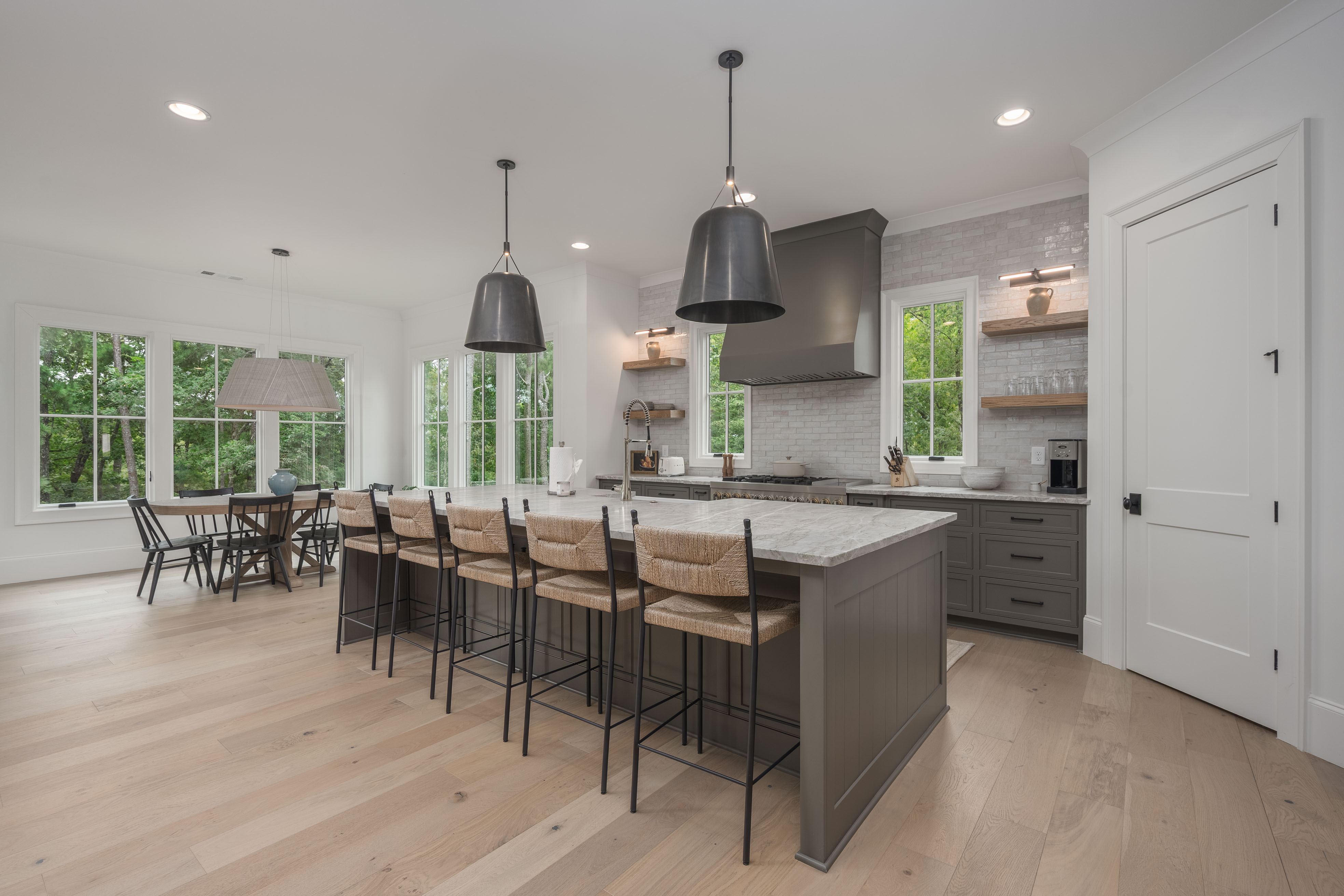 1020 Eastridge Loop image 8